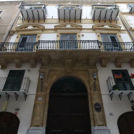 Casa Vacanze Ai Corrieri Apartment *